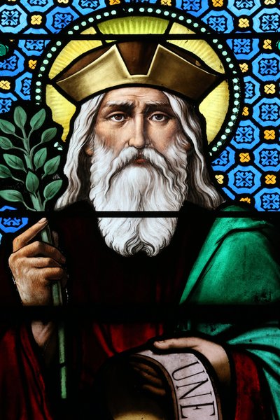 Heilig Hart kerk. Glas-in-loodraam. Jesaja was de 8e-eeuwse v.Chr. Joodse profeet die zijn naam gaf aan het Boek Jesaja, 20160604, Moulins, Frankrijk door Unbekannt