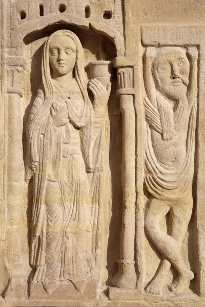 Basiliek van Saint Denis. Centraal portaal. De wijze maagd door Unbekannt