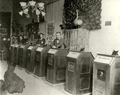 San Francisco Parlor met kinetoscopen (1894-1895) door Unbekannt