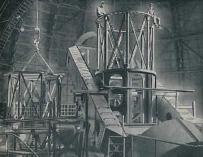 Sectie voor Sectie Stijgt het Enorme Stalen Frame van de Hookers Cilinder, ca. 1935 door Unbekannt