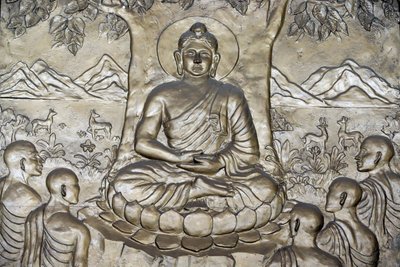 Shakyamuni Boeddha predikt de leer - het wiel van de wet - aan zijn vijf discipelen. Ho Chi Minhstad. Vietnam door Unbekannt