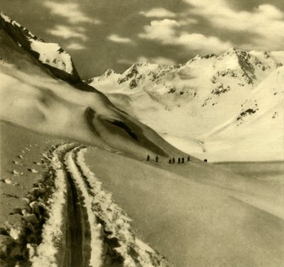 Skiën op de Alpeiner Ferner gletsjer in de Stubai Alpen, Oostenrijk, ca. 1935 door Unbekannt