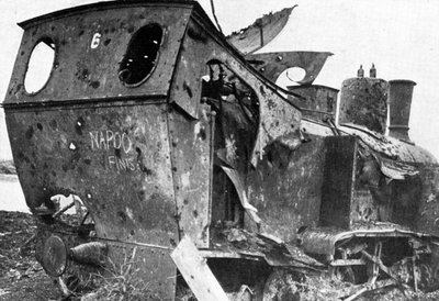 Verwoeste locomotief bij Peronne, Frankrijk, Eerste Wereldoorlog, 1917 door Unbekannt