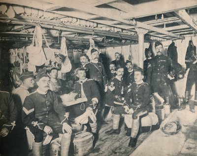 Soldaten in een hut van een transport, ca. 1900 door Unbekannt