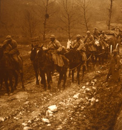 Soldaten in beweging, c1914-c1918 door Unbekannt