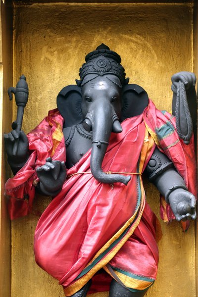 Ganesha, ook bekend als Ganapati en Vinayaka, is een van de meest vereerde godheden in het hindoeïstische pantheon, 20160818, Singapore, Singapore door Unbekannt