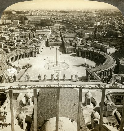St. Pietersplein vanaf de koepel van de Sint-Pietersbasiliek, Rome, Italië door Unbekannt