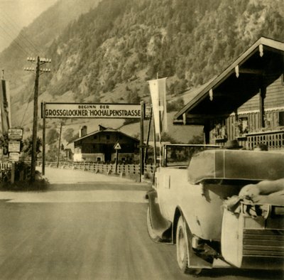 Begin van de Grossglockner Hochalpenstraße, Fusch an der Großglocknerstraße, Oostenrijk, ca. 1935 door Unbekannt