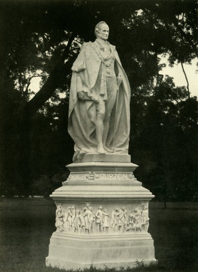 Standbeeld van Lord Curzon in de tuinen van Victoria Memorial Hall, 1925 door Unbekannt