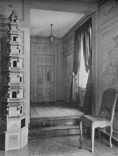 Trappen van hal naar eetkamerdeur, huis van mevrouw WK Vanderbilt, New York City, 1924 door Unbekannt