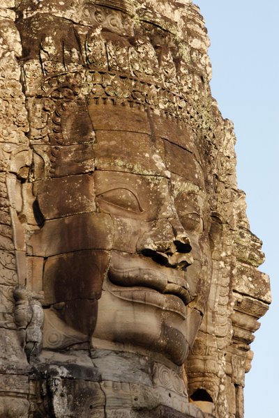 Stenen gezichten op torens in de Bayon Tempel in Angkor Thom die mogelijk Jayavarman VII als een bodhisattva afbeelden, Siem Reap, Cambodja door Unbekannt