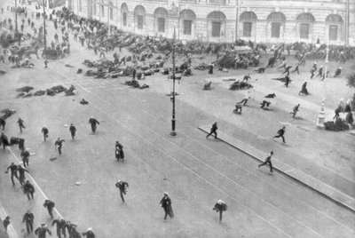 Straatgevechten in Petrograd, Rusland, 17 juli 1917 door Unbekannt