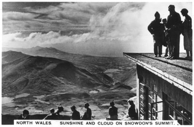 Zon en wolken op de top van Snowdon, Noord-Wales, 1936 door Unbekannt