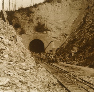Tavannes Tunnel, Verdun, Noord-Frankrijk, c1914-c1918 door Unbekannt