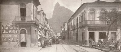 Het Botafogo-einde van de modieuze Rua Sao Clemente. Corcovado in de verte, 1914 door Unbekannt