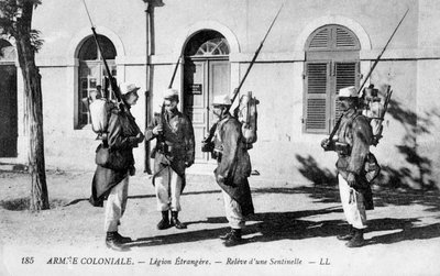 De Wisseling van de Wacht, Het Franse Vreemdelingenlegioen, ca. 1910 door Unbekannt