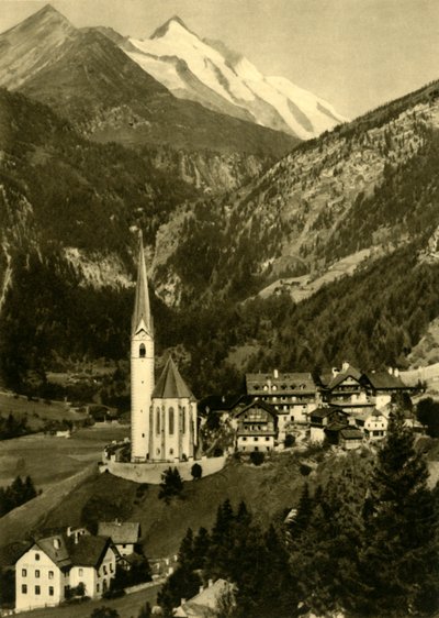 De Kerk van St Vincent, Heiligenblut am Großglockner, Oostenrijk, ca. 1935 door Unbekannt
