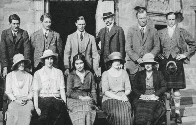 De Hertog van York met de Jachtpartij van de Graaf van Strathmore, Schotland, 1921 door Unbekannt