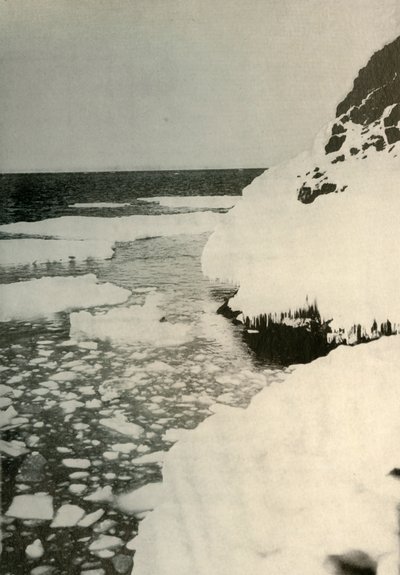 De eerste landingsplaats, met baai-ijs dat breekt en naar het noorden drijft, 1908, 1909 door Unbekannt