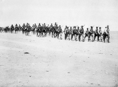 De Franse Vreemdelingenlegioen op manoeuvres, Boudenib, Marokko, 1911 door Unbekannt