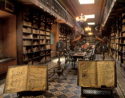 De bibliotheek van het klooster van Sint Franciscus, Lima, Peru, 20e eeuw door Unbekannt