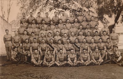 Het Machinegeweerpeloton van het Eerste Bataljon, The Queens Own Royal West Kent Regiment. Poona, India door Unbekannt