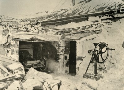 De Auto in de Garage, en Maïsmolen aan de rechterkant, ca. 1908, 1909 door Unbekannt