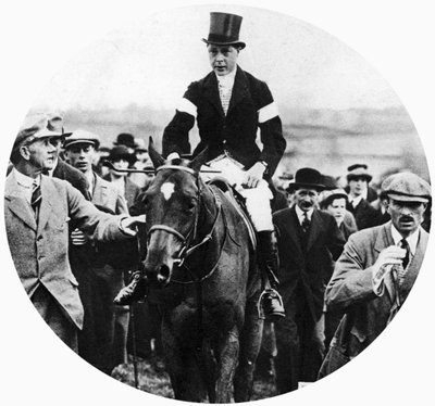 De Prins van Wales bij de Grafton Hunt Races met huisdierhond door Unbekannt