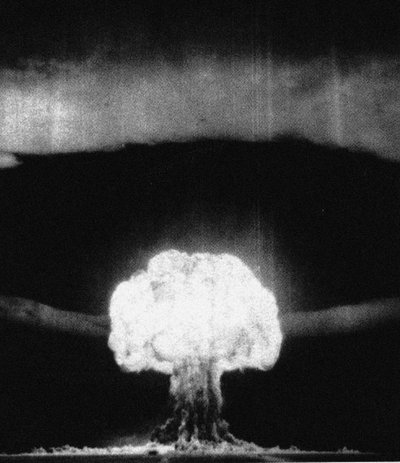 Het RDS-6s apparaat, de eerste Sovjet test van een thermonucleair wapen genaamd Joe 4 op 12 augustus 1953 door Unbekannt