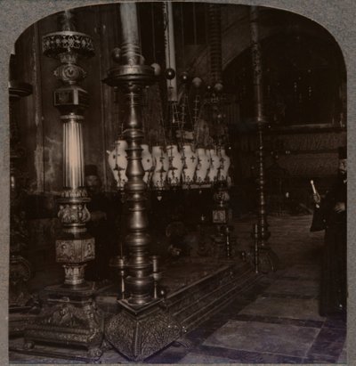 De Steen van Aankondiging in de Heilig Grafkerk, Jeruzalem, c1900 door Unbekannt