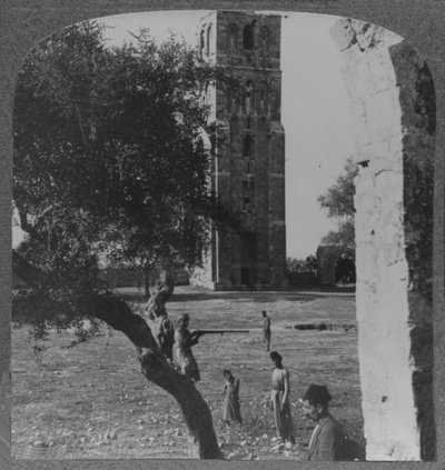 De Toren bij Ramleh, vermoedelijk de minaret van een grote Moskee, ca. 1900 door Unbekannt