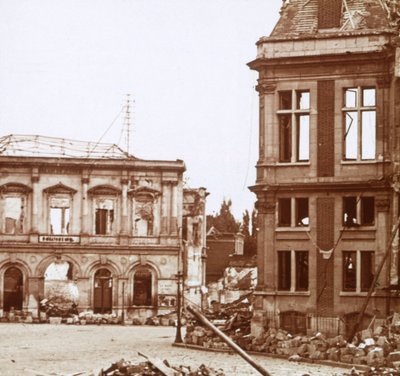 Het Stadhuis, Chauny, Frankrijk, ca. 1914-ca. 1918 door Unbekannt