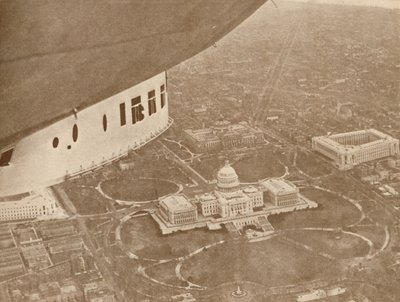 Het Amerikaanse luchtschip Los Angeles in vlucht boven Washington door Unbekannt