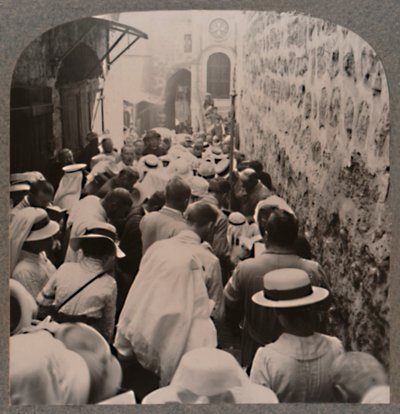 De Via Dolorosa van de Toren van Antonio naar de Kerk van het Heilig Graf, ca. 1900 door Unbekannt