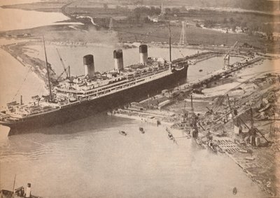 De White Star Liner Majestic die de grootste droogdok ter wereld binnenvaart in Southampton, c1934 door Unbekannt