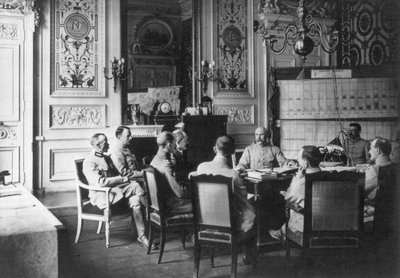 Het dagelijkse rapport in het kantoor van de Franse opperbevelhebber, 1917 door Unbekannt