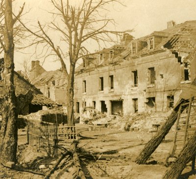 De glasfabriek in Soissons, Noord-Frankrijk, c1914-c1918 door Unbekannt