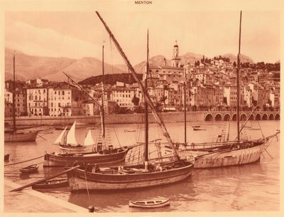 De haven en oude stad, Menton, 1930 door Unbekannt