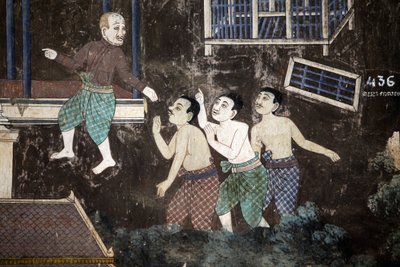 Het interieur van de muren van de Zilveren Pagode is bedekt met muurschilderingen die verhalen uit de Reamker uitbeelden, de Khmer-versie van het klassieke Indiase epos, de Ramayana. Sommige delen van de muurschilderingen zijn verslechterd en door het weer door Unbekannt