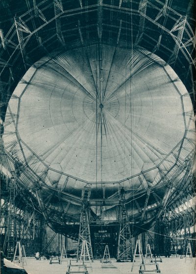 De interne structuur van het luchtschip R101, ca. 1929 ca. 1937 door Unbekannt