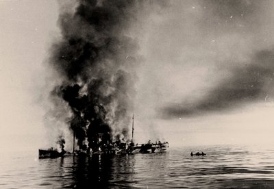 Het zinken van ijsbreker Alexander Sibiryakov door Duitse kruiser Admiral Scheer op 25 augustus 1942 door Unbekannt