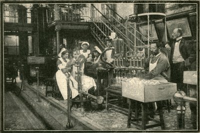 Dit is het interieur van een van de distilleerderijen van de tsaar, 1901 door Unbekannt