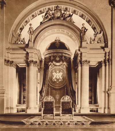 Tronen in de balzaal van Buckingham Palace door Unbekannt