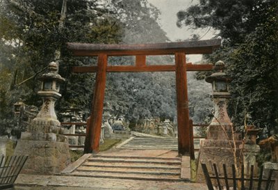 Tori bij een Shinto-tempel, 1900 door Unbekannt