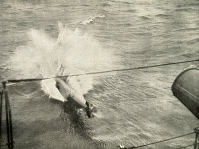 Torpedo die het water ingaat, 1919 door Unbekannt