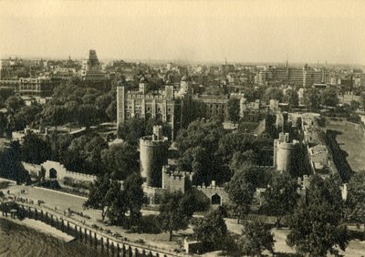Tower of London. Algemeen uitzicht vanuit het zuiden, ca. 1920 door Unbekannt