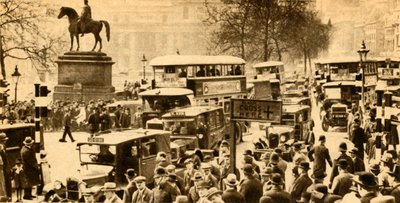 Verkeer op Trafalgar Square, Londen, 1933 door Unbekannt