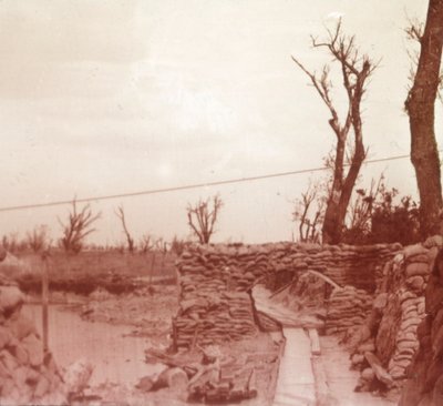 Loopgraven, Diksmuide, België, c1914-c1918 door Unbekannt