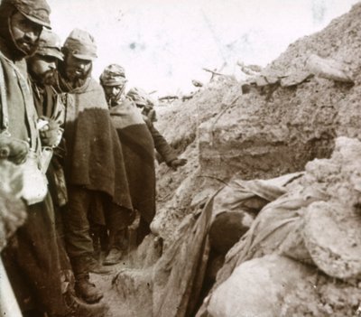 Loopgraven in de frontlinie, Tahure, Noord-Frankrijk, ca. 1914-ca. 1918 door Unbekannt