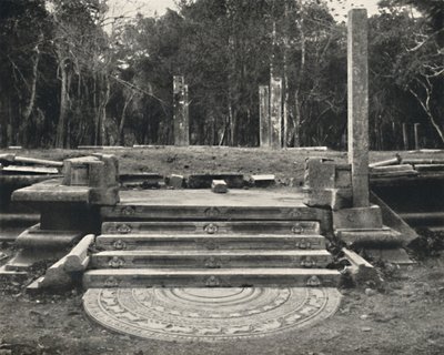 Trap met Afbeelding van Aardgeesten, waarschijnlijk toegang tot een heilige Bobaum, Anuradhapura door Unbekannt